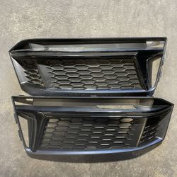Parted Out 17-19 Audi A4 Fog Light Lamp Grill Covers