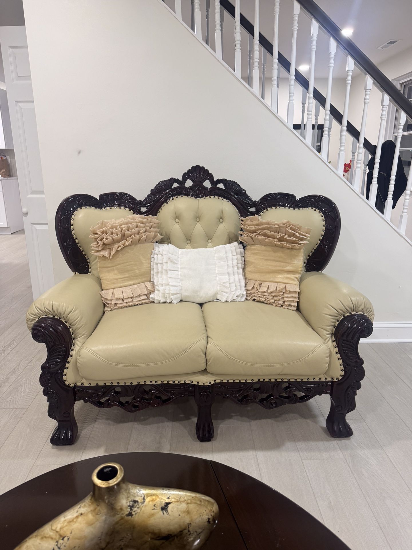 3 Elegant Leather Couches 