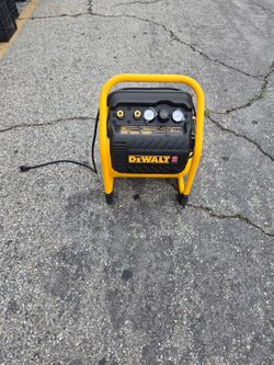 DEWALT
2.5 Gal. Portable Electric Heavy Duty 200 PSI Quiet Air Compressor