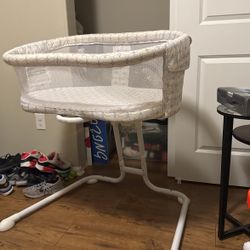 Halo bassinet