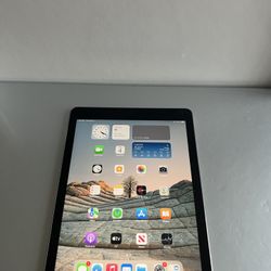 Apple iPad Air 2nd Gen Black A1566 16GB Tablet 9.7” iOS 15 w/ Charger - $69