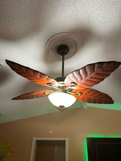 52” Hunter Ceiling Fan – Wood Leaf Blades + Light