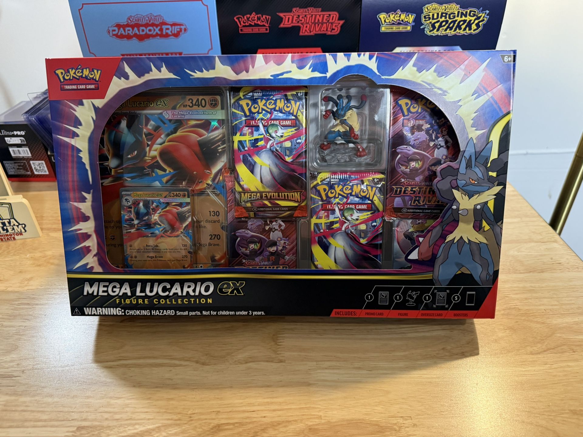 Mega Lucario ex Premium Figure Collection