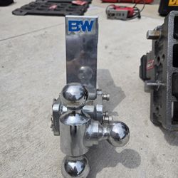 New B&W 7in Drop Hitch Chrome