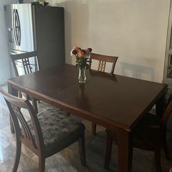 Dining Table With 4 Chairs 