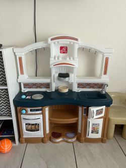 Step 2 kids play kitchen