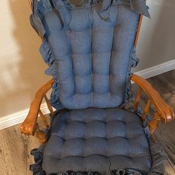 Nichols & Stone Rocking Chair w/ Cushions