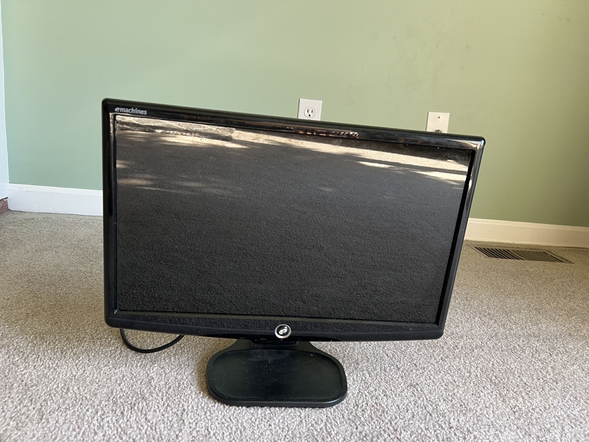 eMachines 18” Monitor