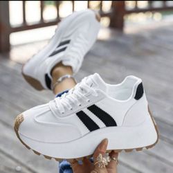 White And Black Tennis Shoes 