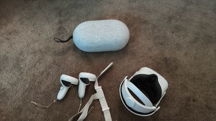 Meta Quest 2 VR Headset Bundle