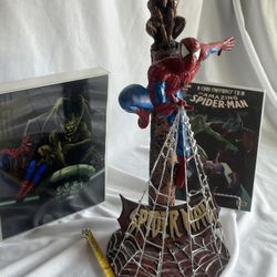 ONE OF A KIND!! Spider-Man jumping from Bruce the Gargoyle Statue