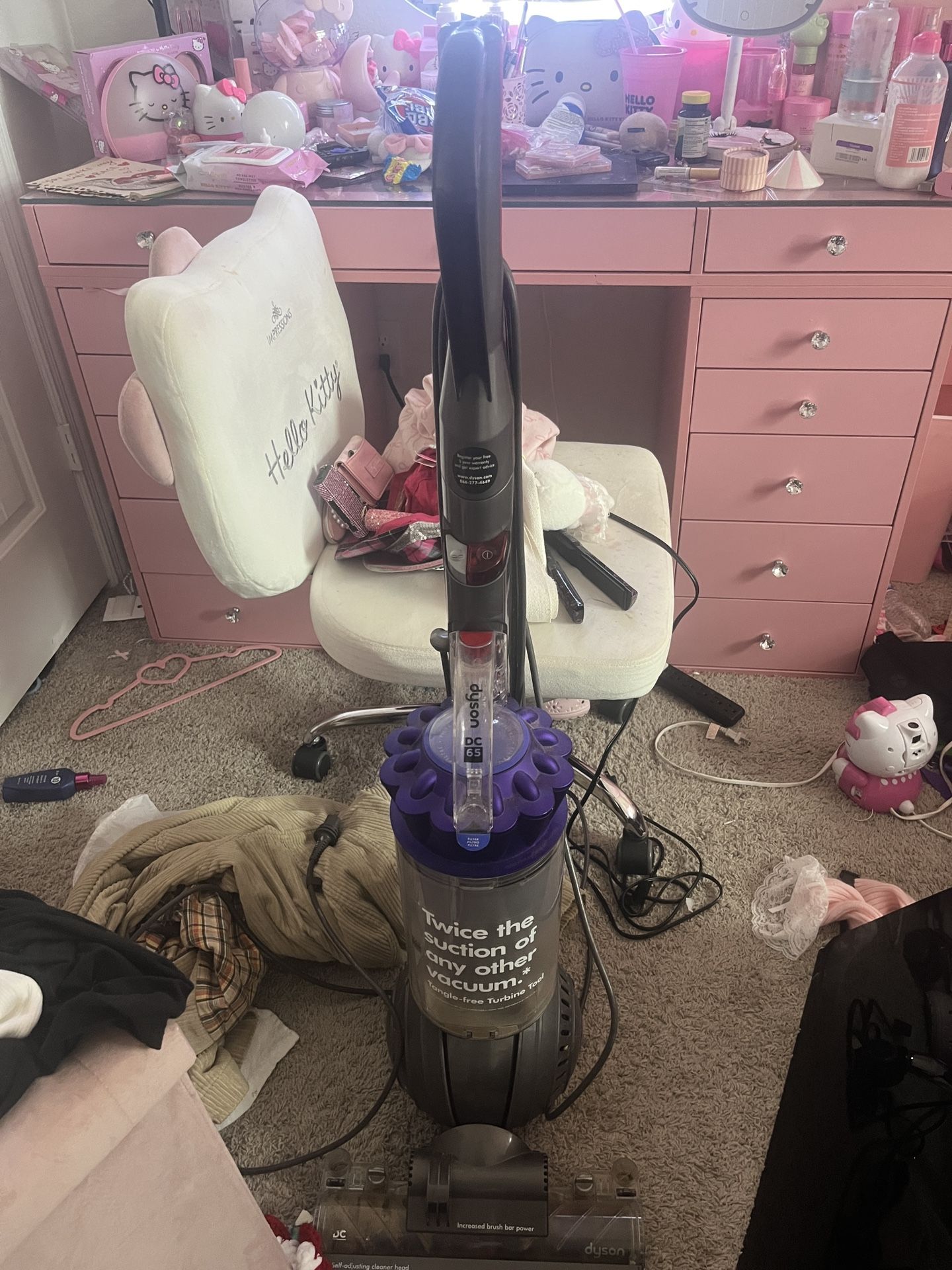 Dyson DC65 Animal Upright Vacuum – Powerful Suction – Works Great!