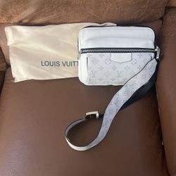 Louis Vuitton Outdoor Messenger Monogram Taigrama 