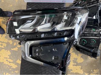 21-25 Tahoe-Suburban driver headlight