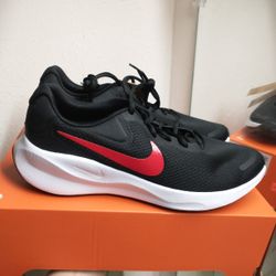 New Nike Revolution 7 Men Size 11.5