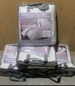 Reversible Queen Down Alternative Comforter