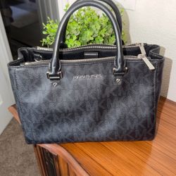 Michael Kors Tote