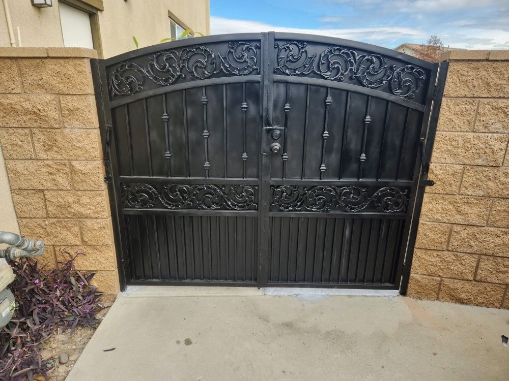 GATE Block Wall CONCRETE