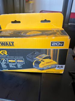 DEWALT 20V MAX XR 3.5Ah Battery and Charger Kit