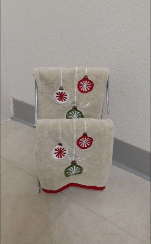 Towel holder like new