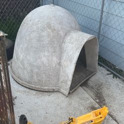 Large Igloo Dog House 