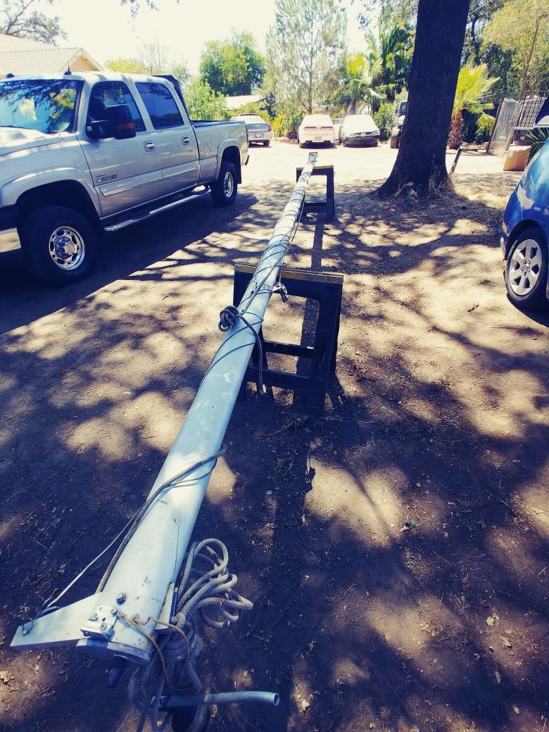 25 Ft Sailboat Mast With Rigging