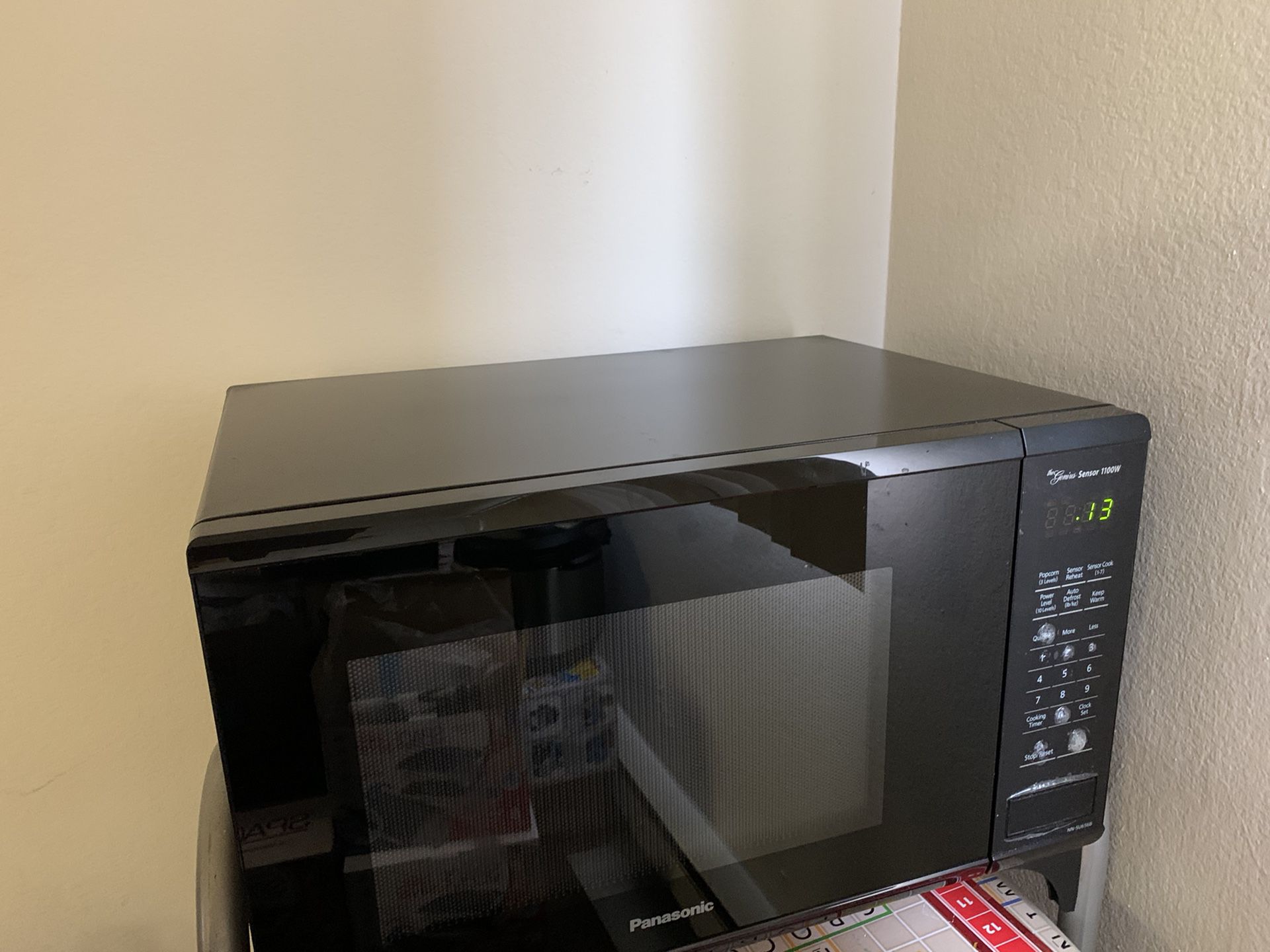 Panasonic NN-SU656B microwave in very good condition for sale (OBO)
