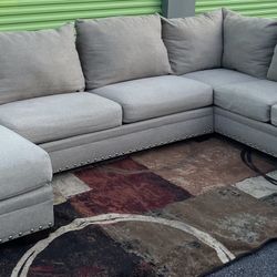 Jackson Furniture Tan 3pc Sectional w/chaise