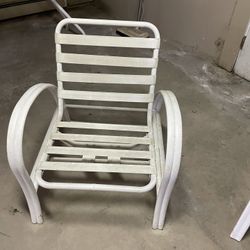 2 Patio Chairs 