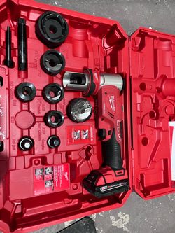 Milwaukee M18 Knockout Tool + M12 Green Laser – Excellent Condition