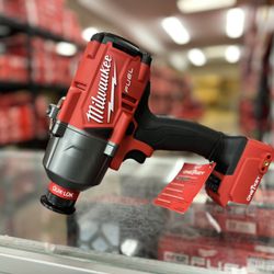 (New) Milwaukee M18 FUEL ONE-KEY 18V Lithium-ion Brushless Cordless 7/16 In. Hex High Torque Impact Wrench (tool-only) 