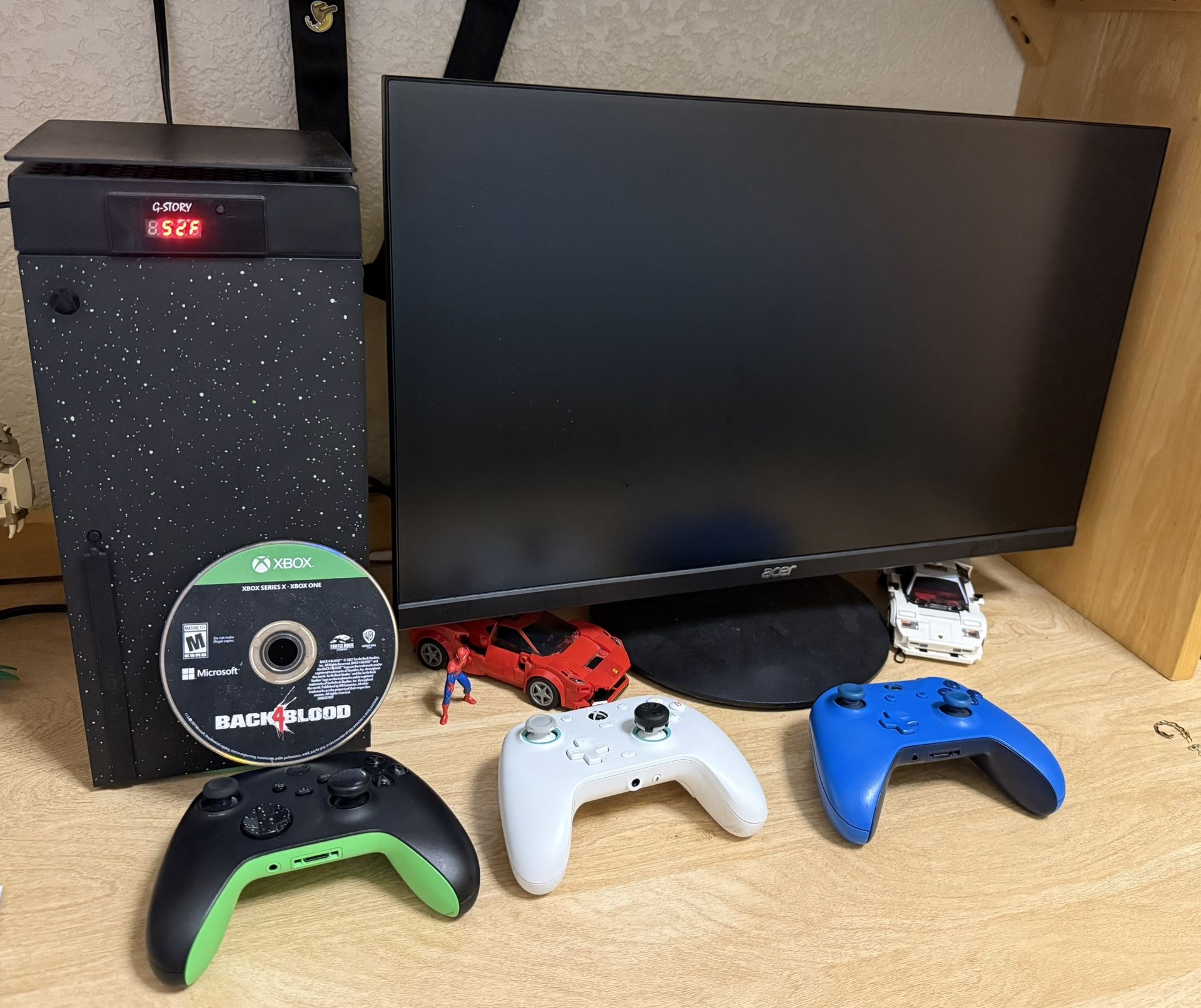 Xbox Series X 2TB With Monitor (fan And 3 Controllers)