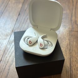 Beats Fit Pro Active Noise Cancellation White Bluetooth Earbuds Headphones 