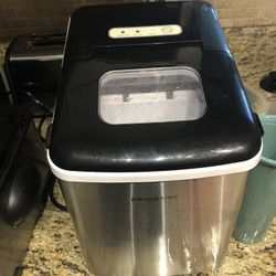 Ice Maker 