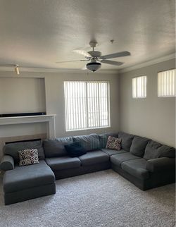Ashley Furniture 3pcs sectional