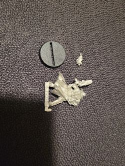 Warhammer 40k Inquisitor With Plasma Pistol - OOP