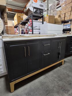 Kohler bathroom Vanity 60"