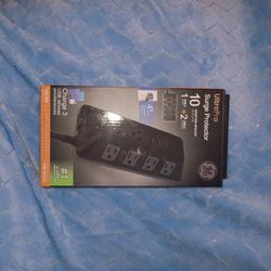 Surge Protector w/ 10 Outlets - 3 USB Ports - Black