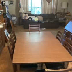 Dining Room Table And Chairs (6)