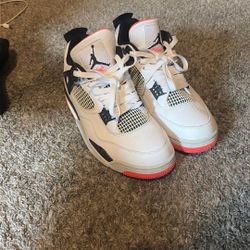 Jordan 4s Size 9.5 men