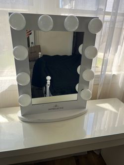 Vanity mirror