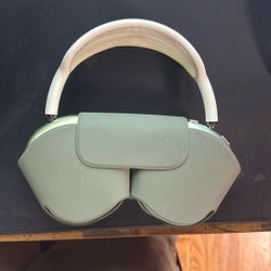 AirPod Pro max’s Green