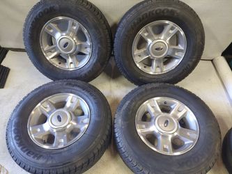 Ford Explorer 2001-2005 oem with spiked tires