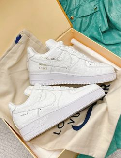 Nike • LV Air Force One Size - 9