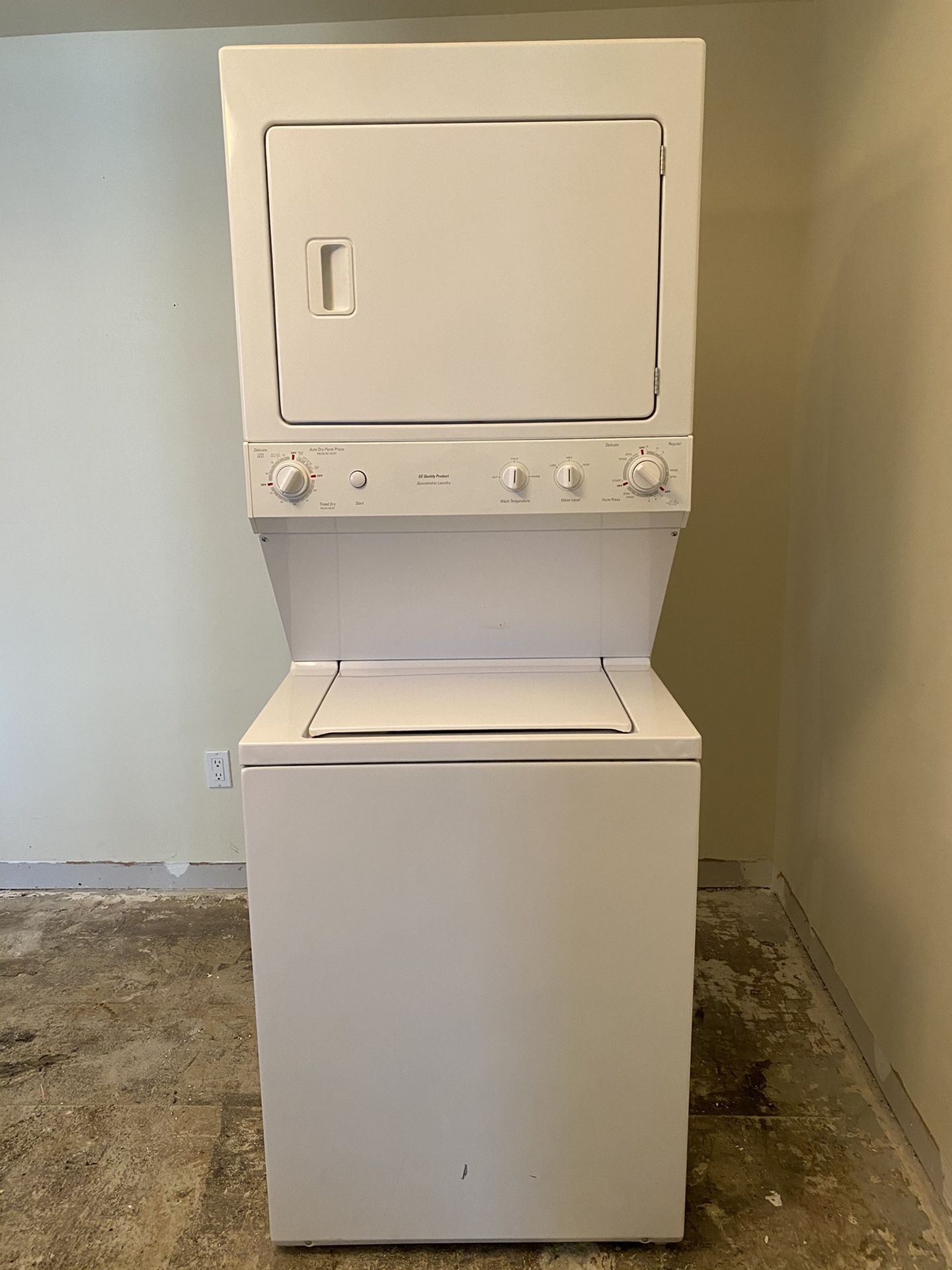 GE STACKABLE WASHER AND DRYER