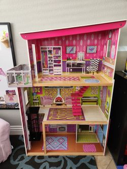 Kidkraft Dollhouse