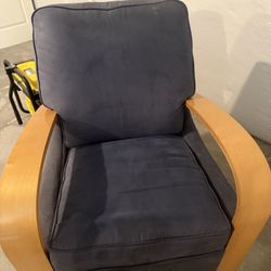 La-z-boy Reclining Chair, Super Comfortable! 