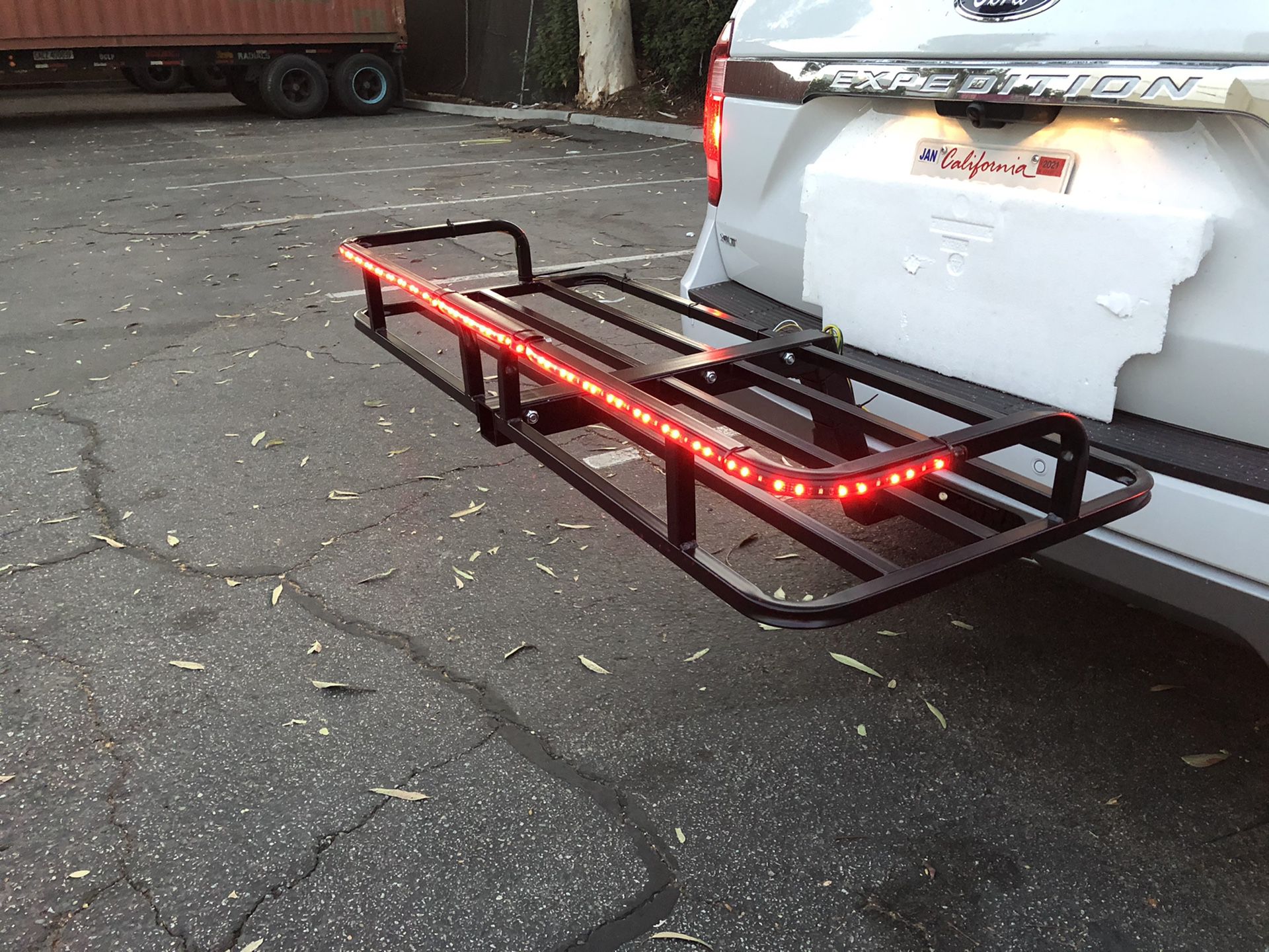 500lbs cargo hauler hitch luggage rack carrier with LED signal flashing stop light