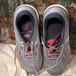 Sketchers Size9 Half 35 Dollars 
