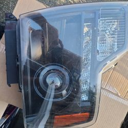 Ford F150 2014 Headlight.